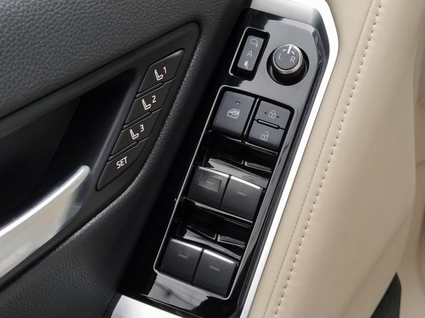 Toyota Land Cruiser 300 Series с пробегом 2021 года, цена 9 000 000 рублей, 156000 км, внедорожник, Автокод Объявления
