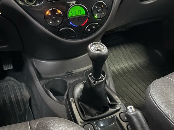 Ford Focus I Рестайлинг с пробегом 2004 года, цена 315 000 рублей, 228462 км, хэтчбек, Автокод Объявления