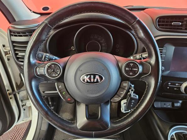 Kia Soul II Рестайлинг с пробегом 2017 года, цена 1 650 000 рублей, 74717 км, хэтчбек, Автокод Объявления