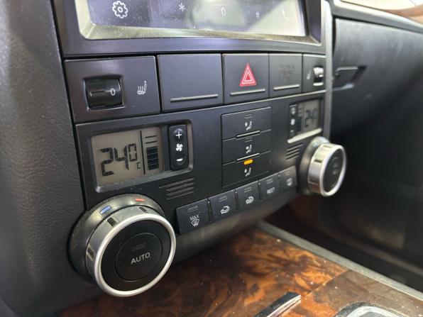 Volkswagen Touareg I Рестайлинг с пробегом 2007 года, цена 1 039 000 рублей, 295524 км, внедорожник, Автокод Объявления
