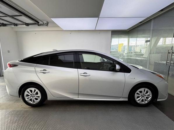 Toyota Prius IV (XW50) с пробегом 2017 года, цена 1 680 000 рублей, 152000 км, лифтбек, Автокод Объявления