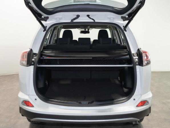 Toyota RAV4 IV (XA40) Рестайлинг с пробегом 2018 года, цена 2 380 000 рублей, 43700 км, внедорожник, Автокод Объявления