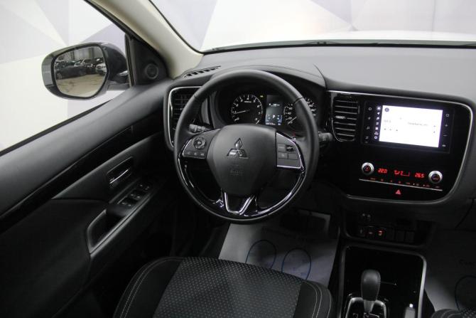 Mitsubishi Outlander III Рестайлинг 3 с пробегом 2021 года, цена 2 720 000 рублей, 37173 км, внедорожник, Автокод Объявления
