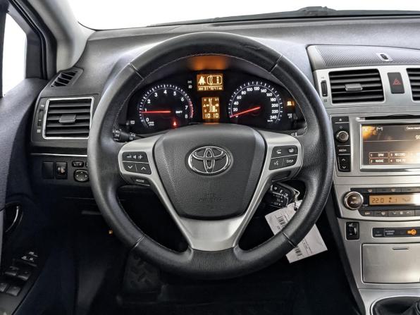 Toyota Avensis III Рестайлинг с пробегом 2012 года, цена 950 000 рублей, 317636 км, седан, Автокод Объявления