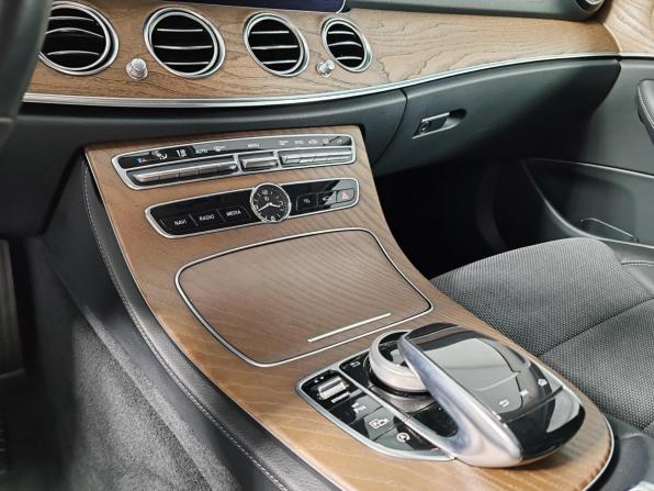 Mercedes-Benz E-Класс V (W213 S213 C238) с пробегом 2019 года, цена 3 100 000 рублей, 82755 км, седан, Автокод Объявления