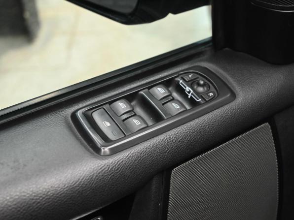 Land Rover Discovery IV с пробегом 2010 года, цена 1 610 000 рублей, 369232 км, внедорожник, Автокод Объявления