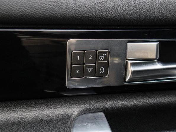 Land Rover Discovery IV с пробегом 2010 года, цена 1 370 000 рублей, 357591 км, внедорожник, Автокод Объявления