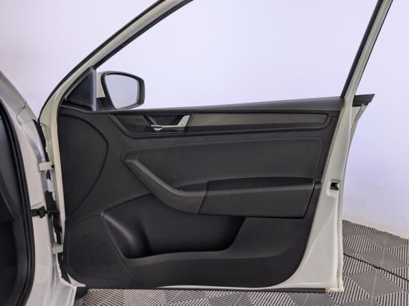 Skoda Rapid II с пробегом 2021 года, цена 1 050 000 рублей, 267080 км, лифтбек, Автокод Объявления
