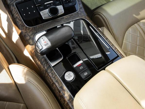 Audi A8 III (D4) Рестайлинг с пробегом 2015 года, цена 2 690 000 рублей, 327856 км, седан, Автокод Объявления