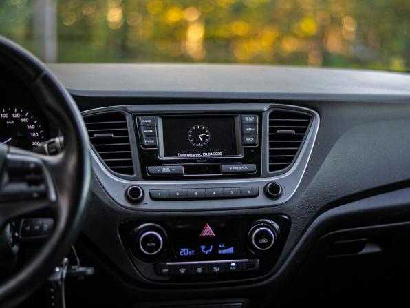 Hyundai Solaris II с пробегом 2018 года, цена 1 270 000 рублей, 142830 км, седан, Автокод Объявления