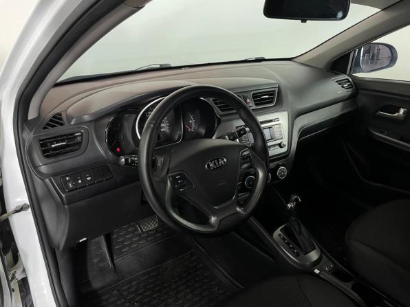 Kia Rio III Рестайлинг с пробегом 2017 года, цена 969 000 рублей, 130892 км, седан, Автокод Объявления