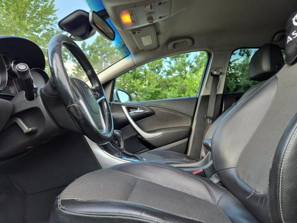 Opel Astra J с пробегом 2010 года, цена 590 000 рублей, 150194 км, хэтчбек, Автокод Объявления