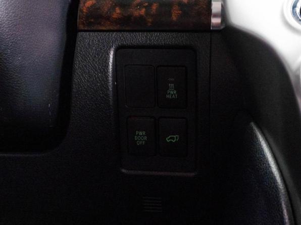 Toyota Land Cruiser 200 Series Рестайлинг 1 с пробегом 2012 года, цена 2 949 000 рублей, 385145 км, внедорожник, Автокод Объявления