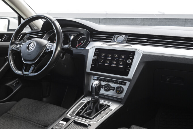 Volkswagen Passat B8 с пробегом 2017 года, цена 1 999 000 рублей, 127087 км, универсал, Автокод Объявления