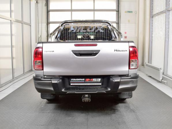 Toyota Hilux VIII с пробегом 2019 года, цена 3 284 995 рублей, 332757 км, offers.body_type.unknown, Автокод Объявления