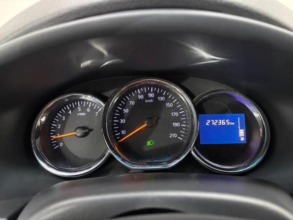 Renault Logan II с пробегом 2015 года, цена 700 000 рублей, 272365 км, седан, Автокод Объявления