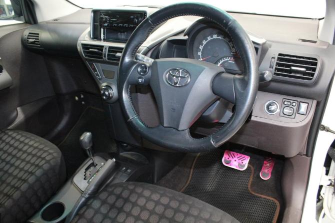 Toyota iQ с пробегом 2009 года, цена 599 000 рублей, 114603 км, хэтчбек, Автокод Объявления