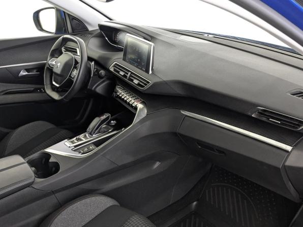 Peugeot 3008 II Рестайлинг с пробегом 2021 года, цена 2 110 000 рублей, 65160 км, внедорожник, Автокод Объявления