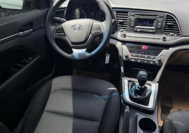 Hyundai Elantra VI (AD) с пробегом 2016 года, цена 1 355 000 рублей, 98000 км, седан, Автокод Объявления