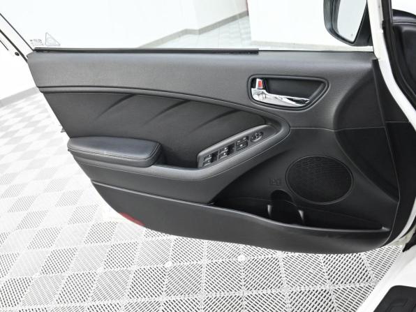 Kia Cerato III с пробегом 2015 года, цена 729 000 рублей, 111315 км, седан, Автокод Объявления