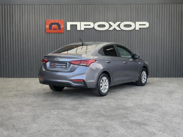 Hyundai Solaris II с пробегом 2017 года, цена 1 097 000 рублей, 159237 км, седан, Автокод Объявления