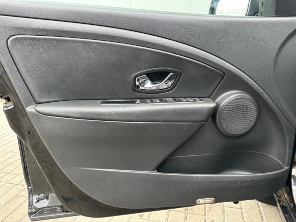 Renault Megane III Рестайлинг с пробегом 2013 года, цена 569 000 рублей, 293799 км, хэтчбек, Автокод Объявления