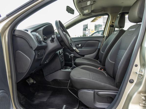 Renault Sandero II Рестайлинг с пробегом 2020 года, цена 1 428 000 рублей, 37106 км, хэтчбек, Автокод Объявления