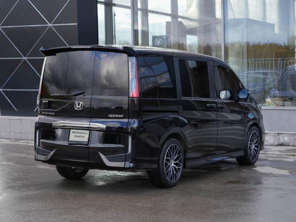 Honda Stepwgn V Рестайлинг с пробегом 2019 года, цена 2 400 000 рублей, 106845 км, минивэн, Автокод Объявления