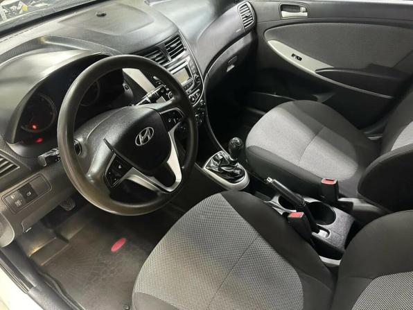 Hyundai Solaris I с пробегом 2013 года, цена 630 475 рублей, 256783 км, седан, Автокод Объявления