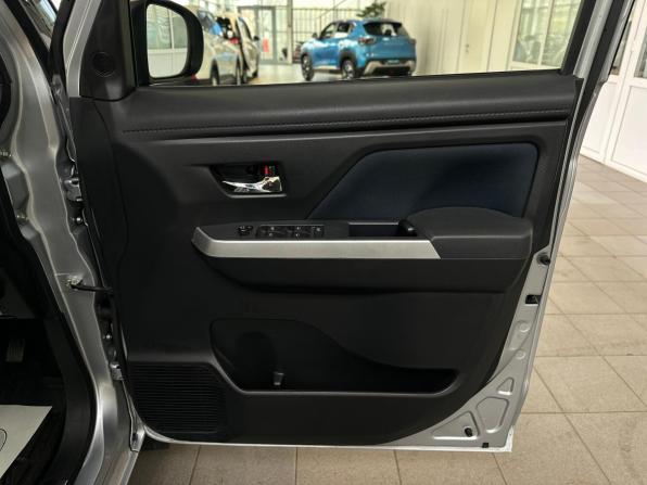 Toyota Roomy I Рестайлинг с пробегом 2021 года, цена 1 410 000 рублей, 55237 км, минивэн, Автокод Объявления