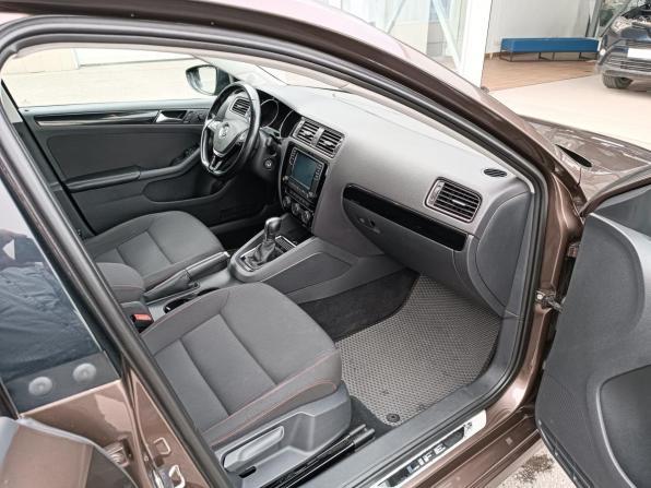 Volkswagen Jetta VI Рестайлинг с пробегом 2017 года, цена 1 325 000 рублей, 131198 км, седан, Автокод Объявления