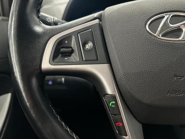 Hyundai Solaris I Рестайлинг с пробегом 2016 года, цена 1 049 000 рублей, 99870 км, седан, Автокод Объявления