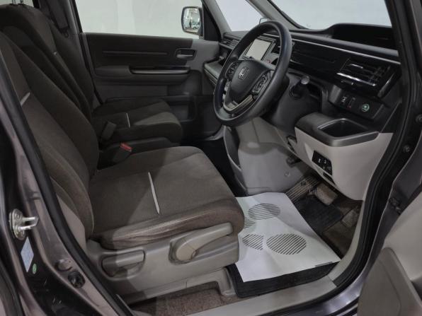 Honda Stepwgn V с пробегом 2015 года, цена 1 560 000 рублей, 154637 км, минивэн, Автокод Объявления