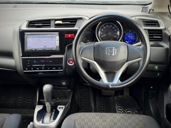 Honda Fit II с пробегом 2014 года, цена 1 050 000 рублей, 98000 км, хэтчбек, Автокод Объявления