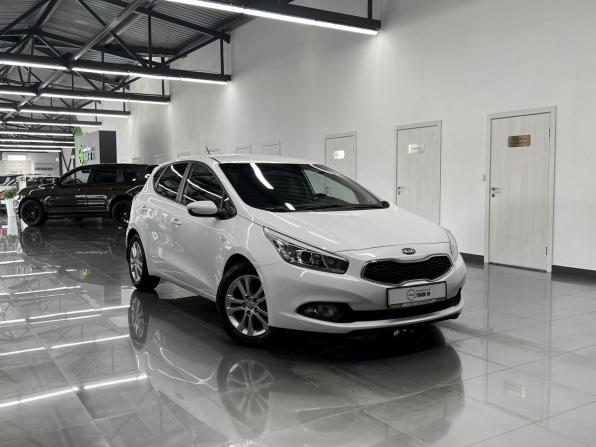 Kia Ceed II с пробегом 2015 года, цена 1 290 000 рублей, 96165 км, хэтчбек, Автокод Объявления
