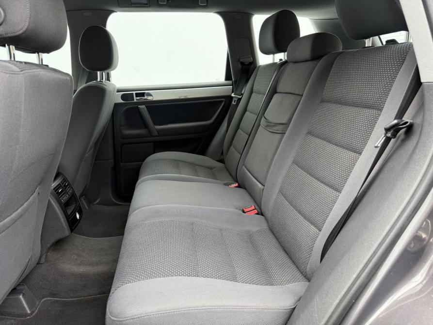 Volkswagen Touareg I Рестайлинг Москва  - изображение 11