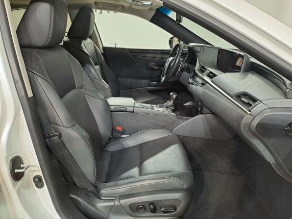 Lexus ES VII Рестайлинг с пробегом 2021 года, цена 4 990 000 рублей, 88000 км, седан, Автокод Объявления