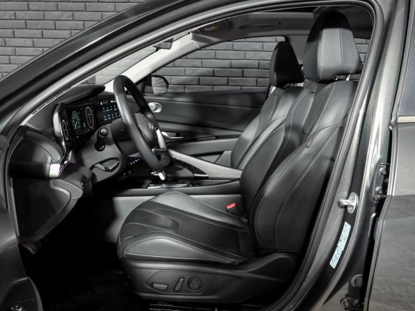 Hyundai Elantra VII (CN7) Рестайлинг с пробегом 2023 года, цена 2 620 000 рублей, 8130 км, седан, Автокод Объявления