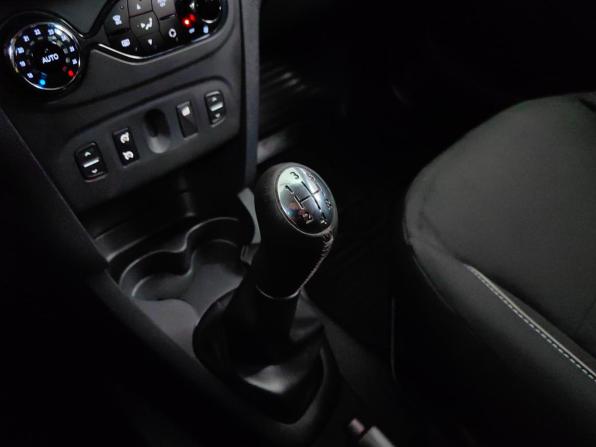 Renault Logan II Рестайлинг с пробегом 2019 года, цена 1 145 000 рублей, 102000 км, седан, Автокод Объявления