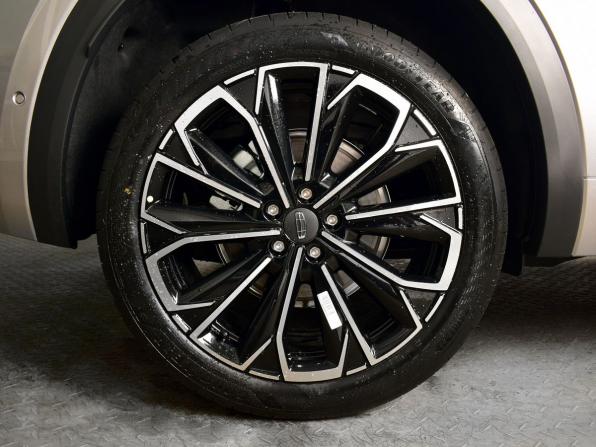 Geely Monjaro I Рестайлинг 2 с пробегом 2025 года, цена 3 970 995 рублей, 26 км, внедорожник, Автокод Объявления