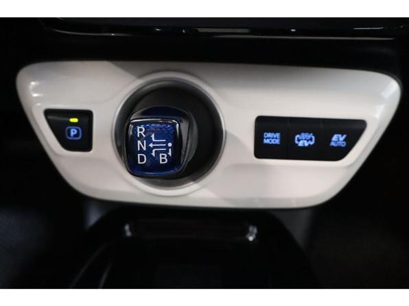 Toyota Prius IV (XW50) с пробегом 2017 года, цена 1 908 900 рублей, 215298 км, лифтбек, Автокод Объявления