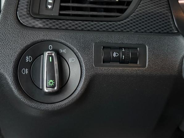 Skoda Rapid I Рестайлинг с пробегом 2017 года, цена 1 349 000 рублей, 118402 км, лифтбек, Автокод Объявления
