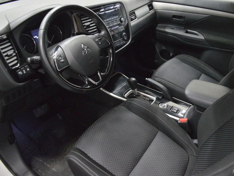 Mitsubishi Outlander III Рестайлинг 2 Санкт-Петербург  - изображение 9