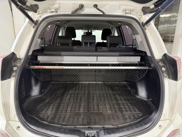 Toyota RAV4 IV (XA40) Рестайлинг с пробегом 2017 года, цена 1 769 800 рублей, 245000 км, внедорожник, Автокод Объявления