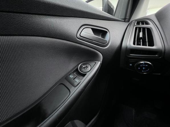Ford Focus III с пробегом 2013 года, цена 680 000 рублей, 176956 км, седан, Автокод Объявления