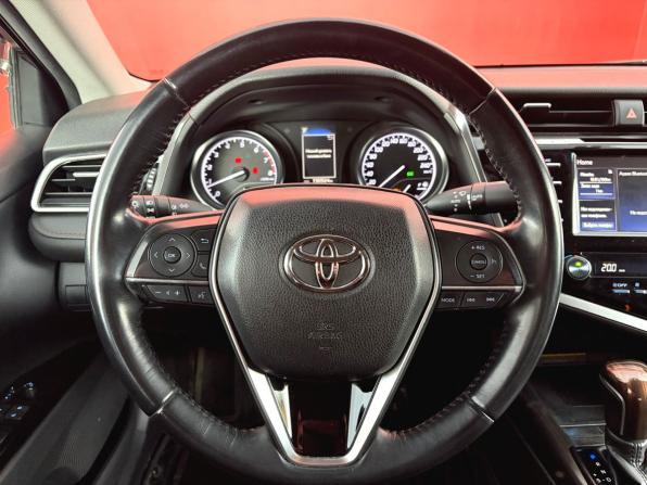 Toyota Camry VIII (XV70) с пробегом 2020 года, цена 2 450 000 рублей, 191002 км, седан, Автокод Объявления