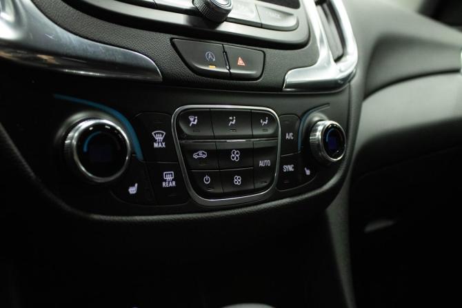 Chevrolet Equinox III Рестайлинг с пробегом 2022 года, цена 2 679 000 рублей, 30981 км, внедорожник, Автокод Объявления