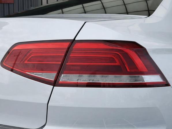 Volkswagen Passat B8 с пробегом 2018 года, цена 1 687 000 рублей, 235426 км, седан, Автокод Объявления
