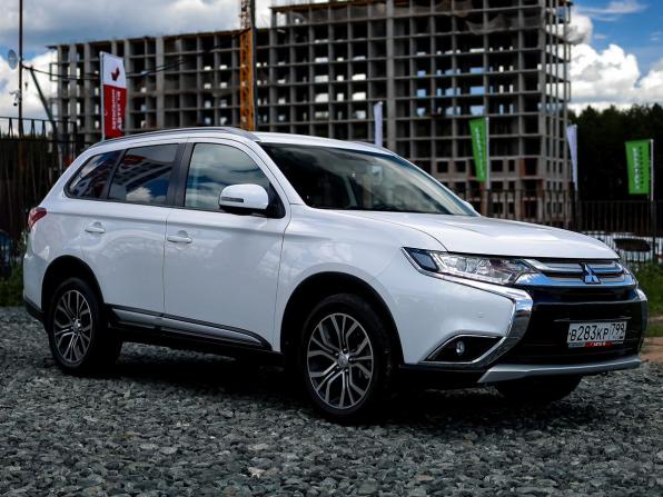 Mitsubishi Outlander III Рестайлинг 3 с пробегом 2018 года, цена 2 370 000 рублей, 80200 км, внедорожник, Автокод Объявления