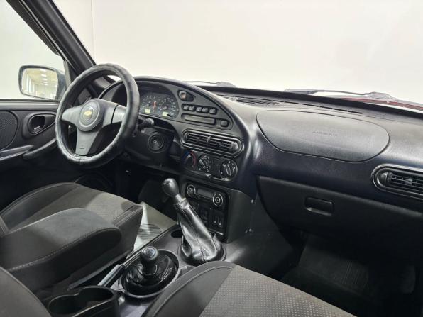 Chevrolet Niva I Рестайлинг с пробегом 2017 года, цена 630 000 рублей, 155015 км, внедорожник, Автокод Объявления